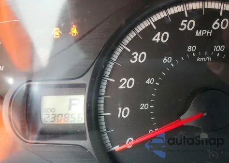 2011 Toyota Sienna z USA, uszkodzony, nr VIN 5TDZK3DC6BS009468